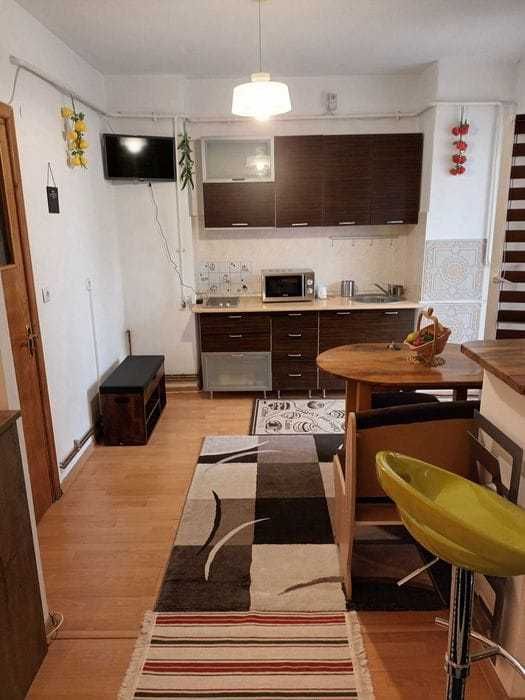 Inchiriez Studio Universitate. KFC .