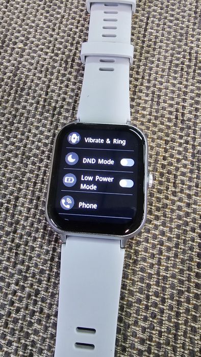 Смарт часовник/фитнес гривна