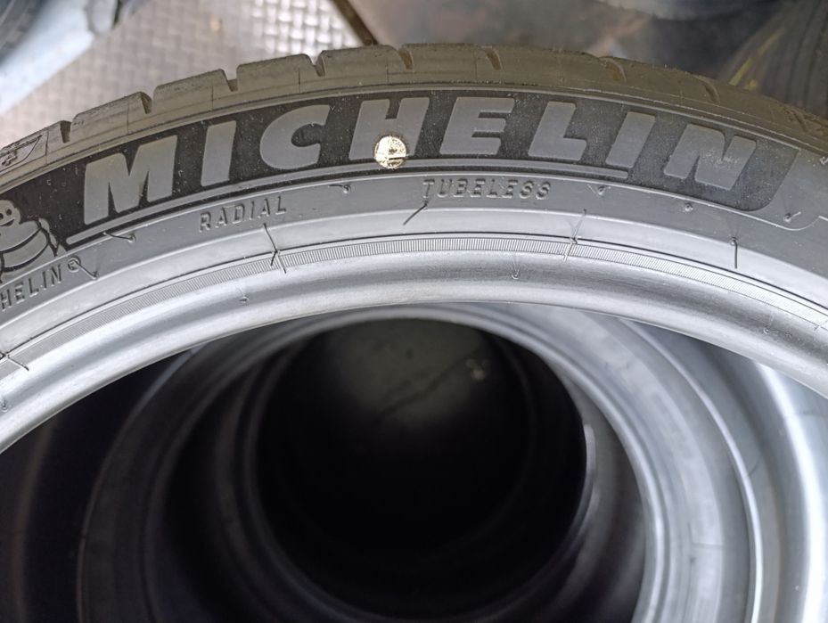 O anvelopă de vara 275 35 21 Michelin dot 2018 7mm