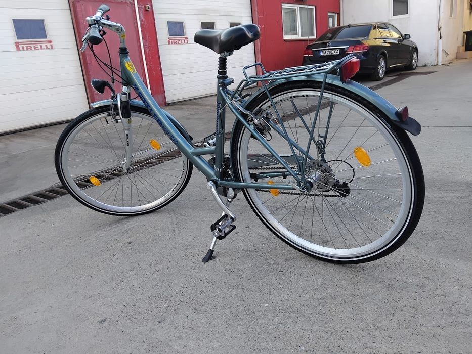 Vând bicicleta din aluminiu pentru damă