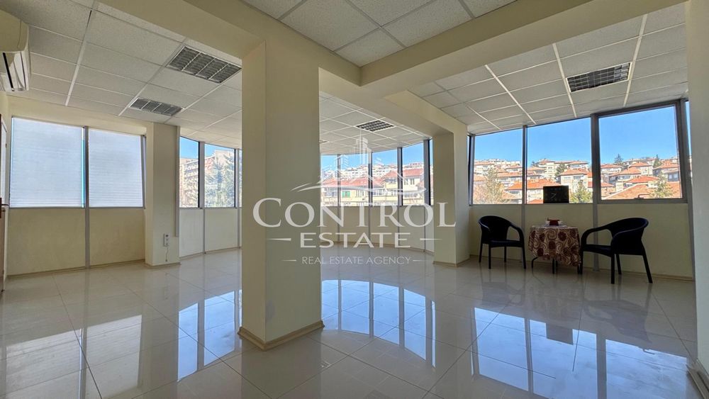 Офис в Велико Търново-Център площ 57 цена 88500