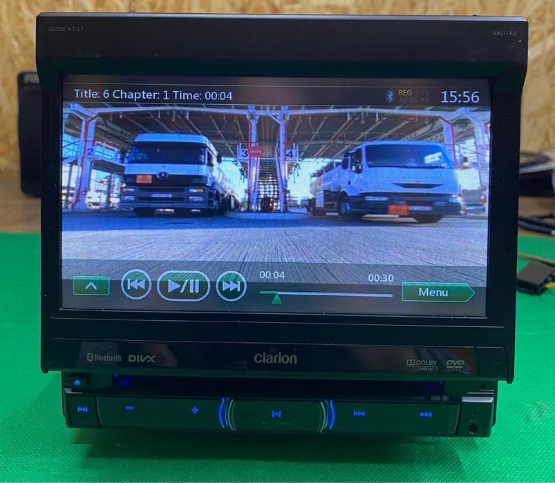 DVD/Cd player auto Clarion NZ 502E ecran retractabil BT Usb Aux