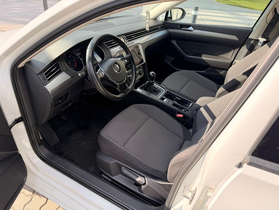 VOLKSWAGEN Passat 2019 — imagine 2