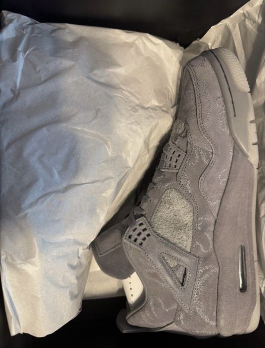 Jordan 4 kaws Оригинал