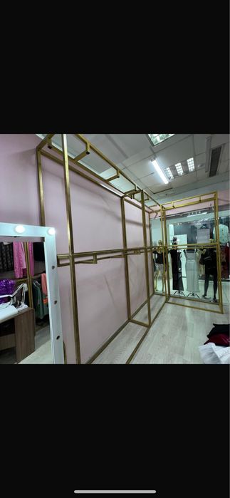 Продам стойки золотого цвета