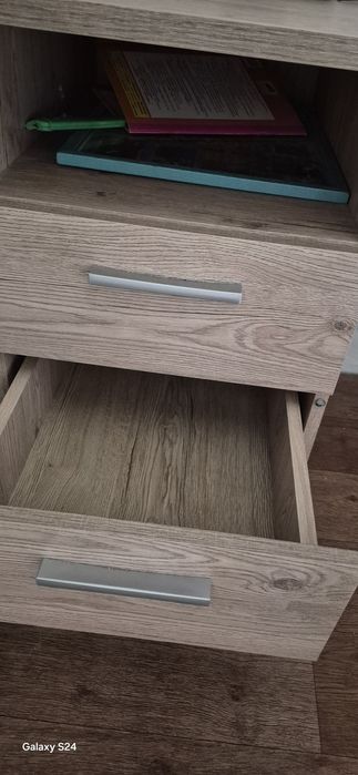 Стол письменный продам