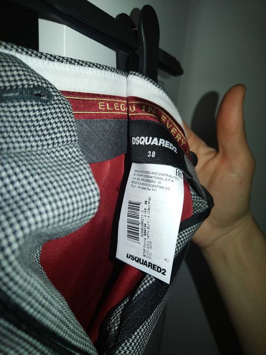 Vând pantaloni dsqared2