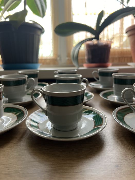 Чашки с блюдцами