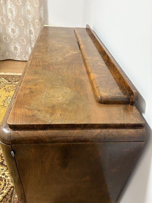 Bufet Art Deco din furnir de nuc – stare bună