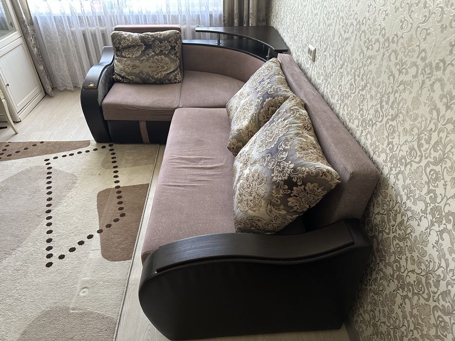 Продам диван для зала 2.60м х 1.65м