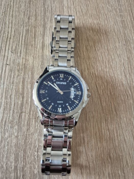 Кварцов мъжки часовник