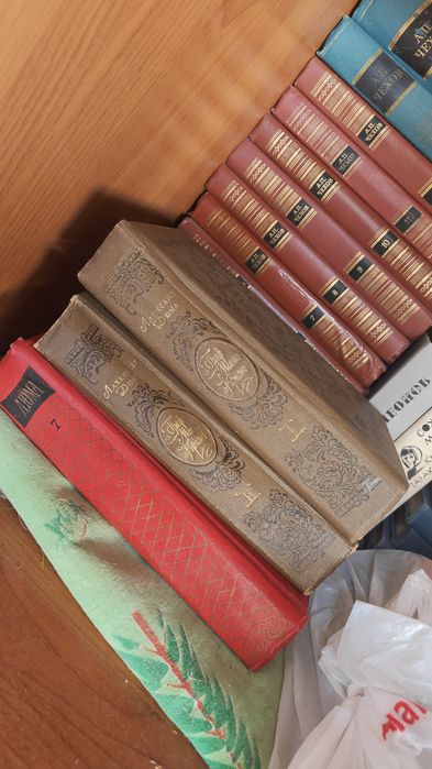 Книги разные.   .