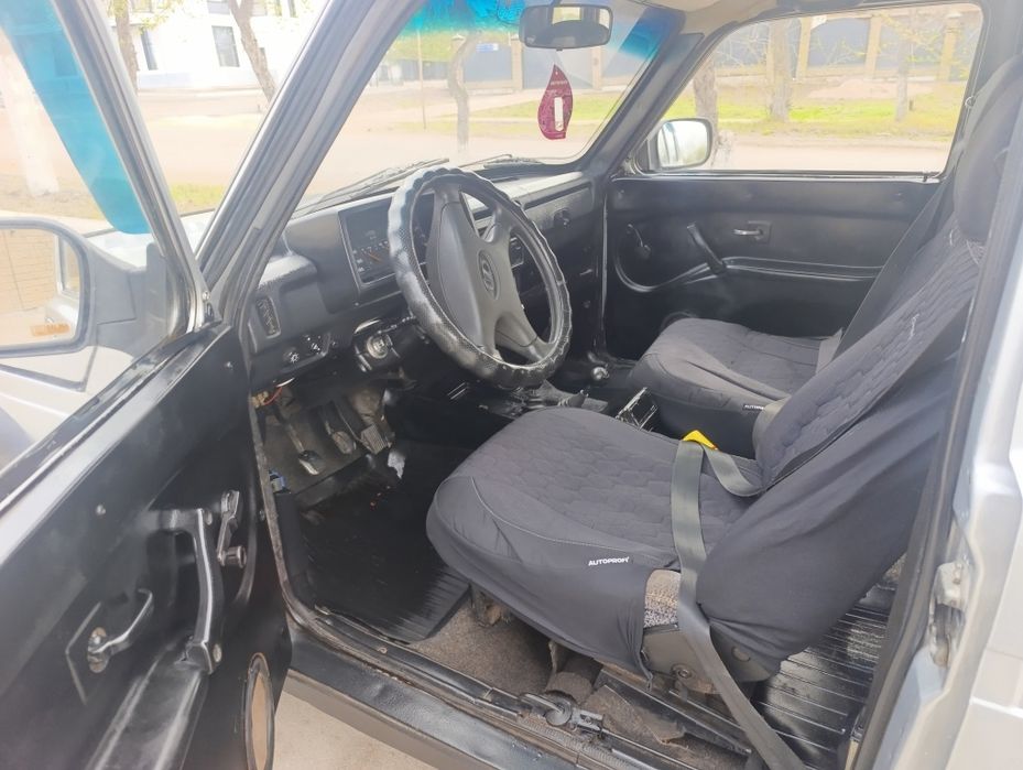 Продам ниву 5 дверную