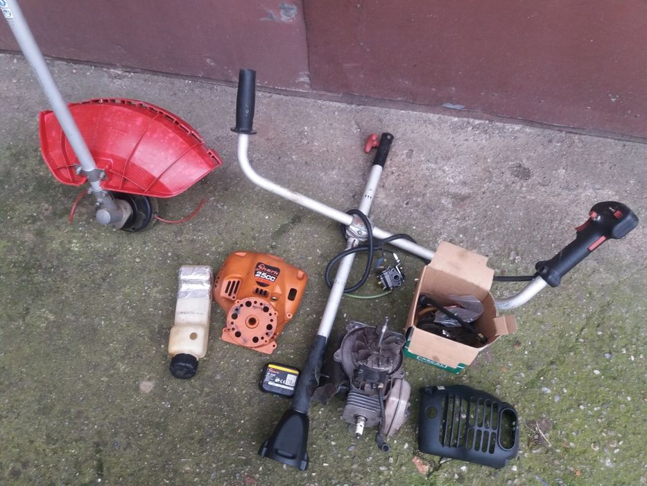 Motocoasa pe benzina nou si folosit