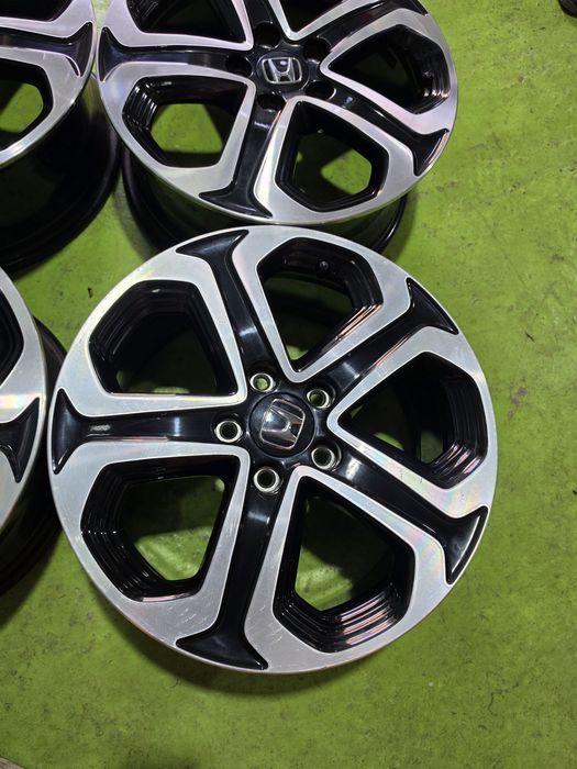 17 5x114.3 Honda лети джанти 5х114.3 хонда