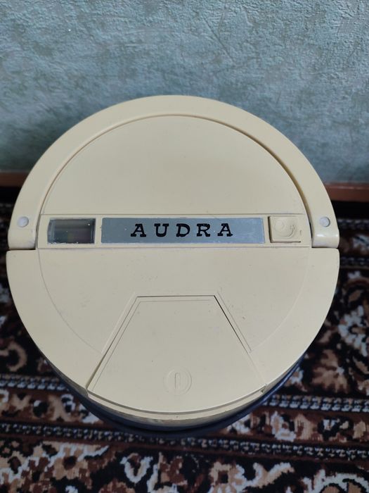 Пылесос Audra в отличном состоянии
