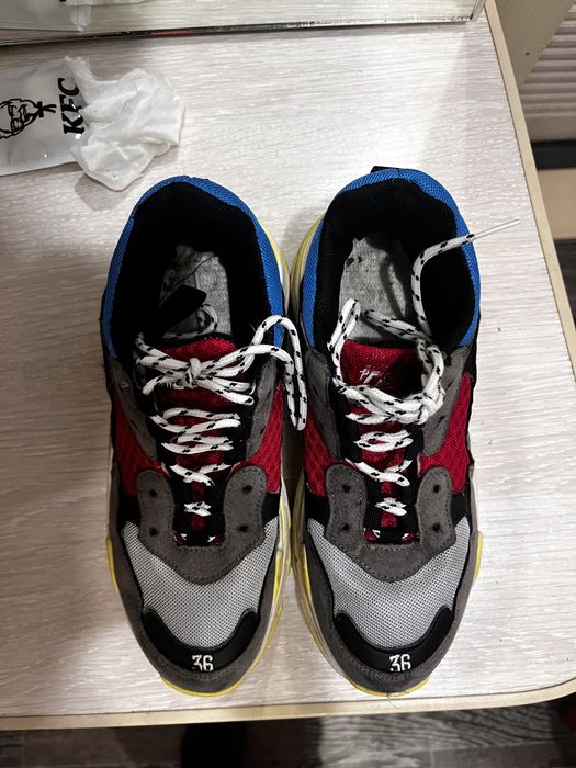 Продам кроссовки