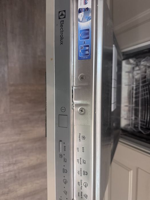 Посудомоечная машина Electrolux
