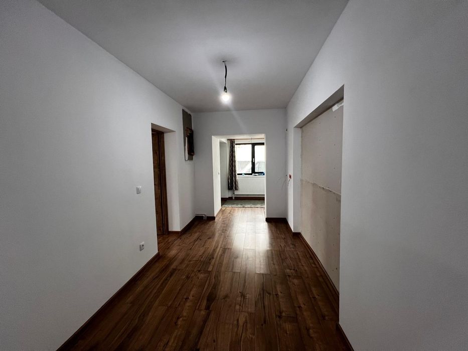 casă 2 camere +teren Zimandul nou