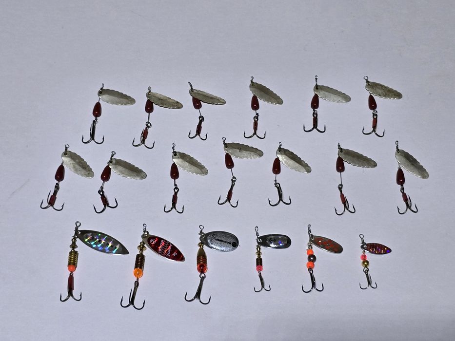 Pachet 19 rotative pentru biban  pastrav  stiuca si alti pesti rapitori