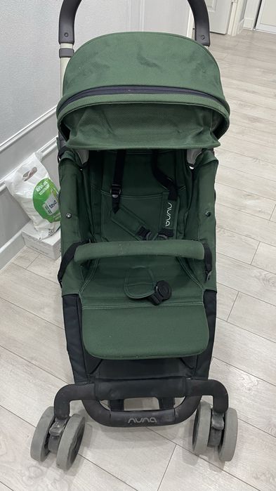 Коляска прогулочная