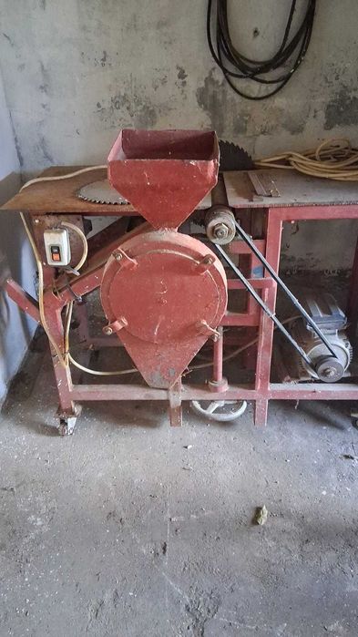 Vând abrig-circular si cu moară