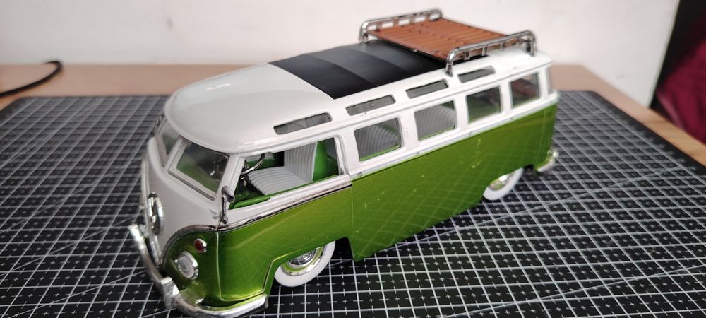 броя метални колички мащаб 1:24 (Комплект