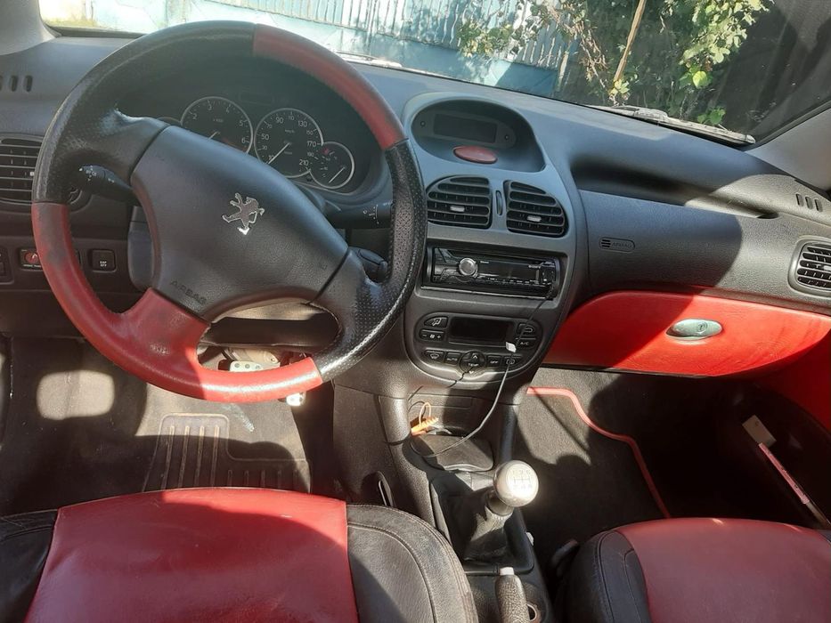 Proprietar Peugeot 206 CC 2004 fuul obțions functională- piele