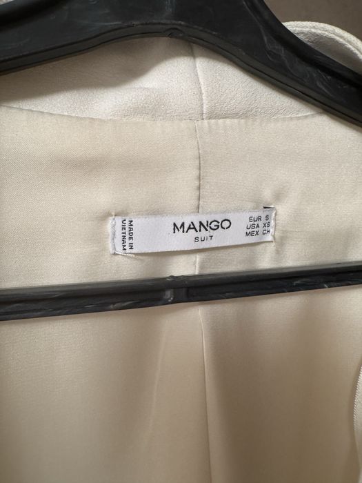 Продам белый пиджак, фирмы Манго