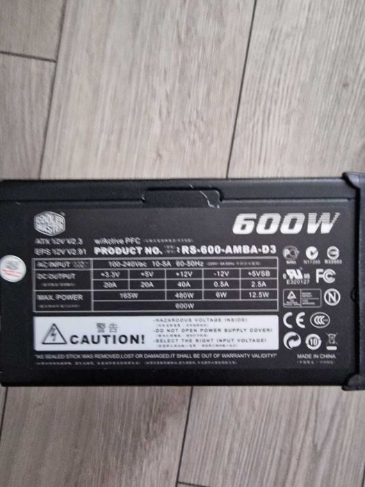 Vând sursa Cooler Master 600W funcțională