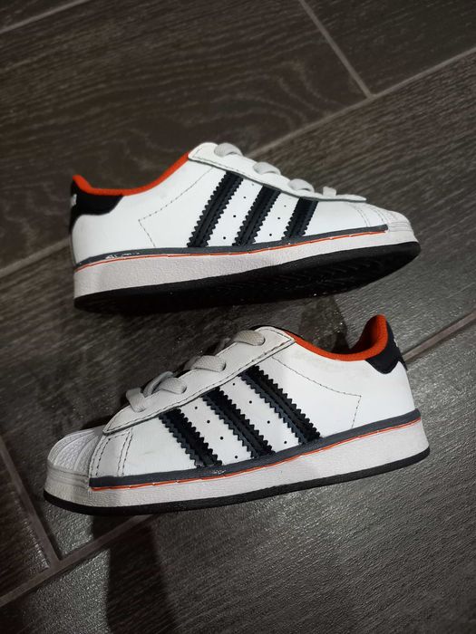 Детски маратонки adidas superstar