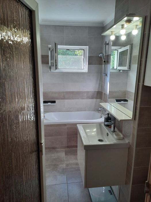 Inchiriez apartament 2 camere