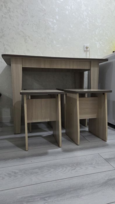 Продам стол со стульями