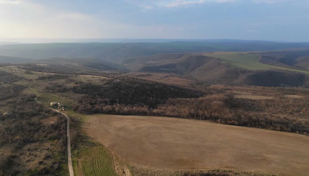 Имот с панорама –5749 кв.м в с. Долна Златица, близо до Велико Търново