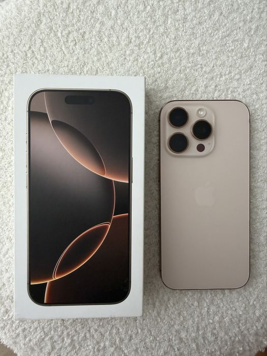iPhone 16 Pro, desert titanium, 256 GB.