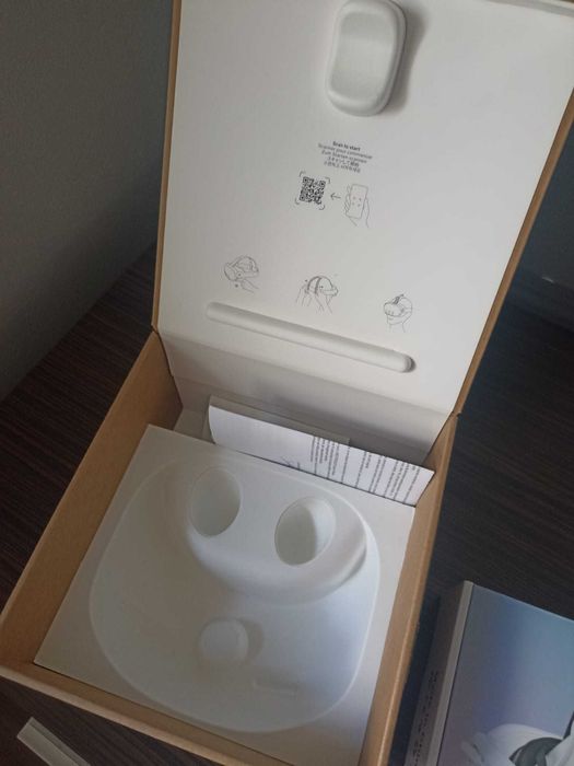 Meta Quest 3 128gb + controllere + Elite Strap (baterie 10000mAh) + cablu VRLink pc