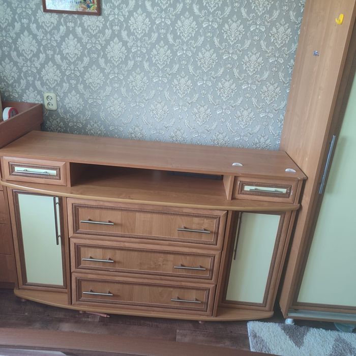 Продам шкаф с комодом