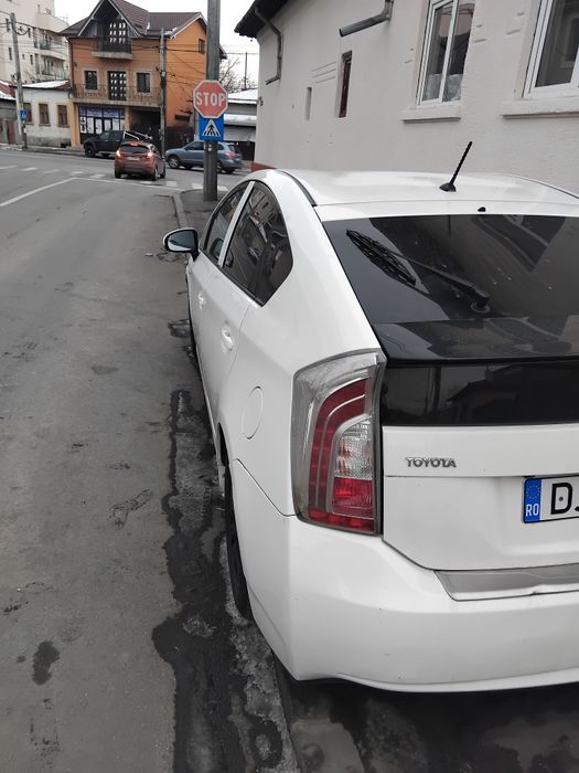 Toyota prius,hibrid,full option