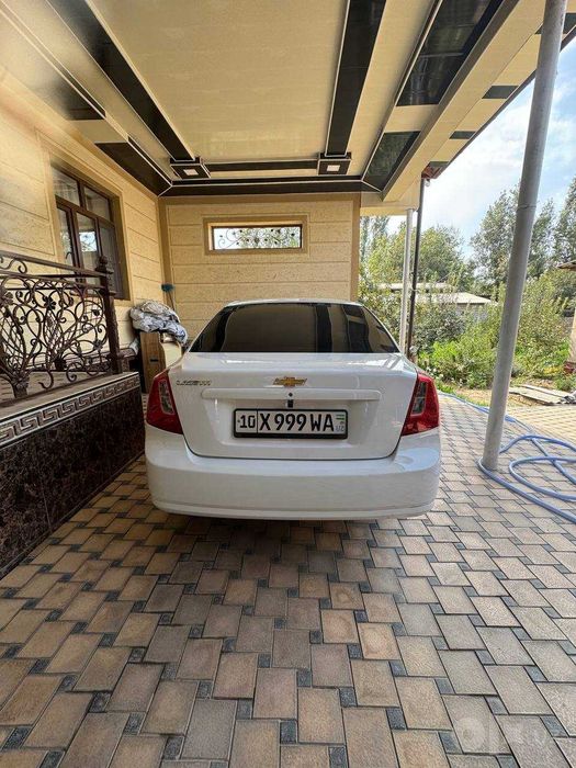 Lacetti gentra sotiladi