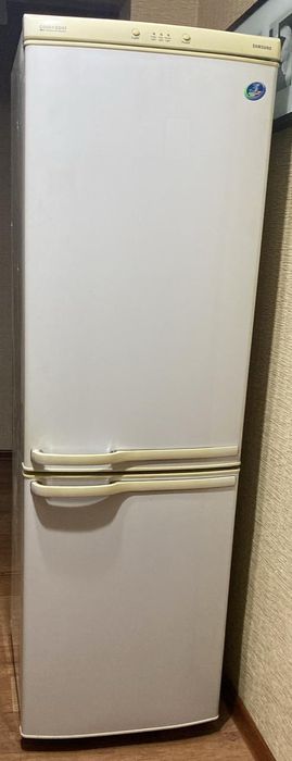 Холодильник Samsung