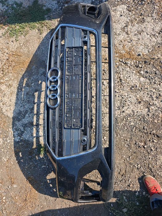 Предна броня Audi A5 8W B9 здрава без мн забележки LX7L