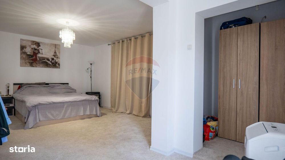 Vanzare vila si spațiu comercial, gradina si garaj-zona Corbii Mari