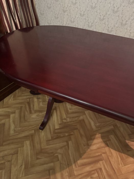 Стол обеденный из массива дерева