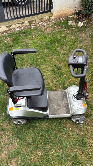 scuter electric persoane dizabilitati