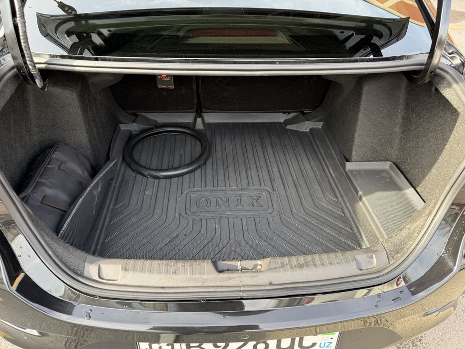 Chevrolet Onix Premier 2.