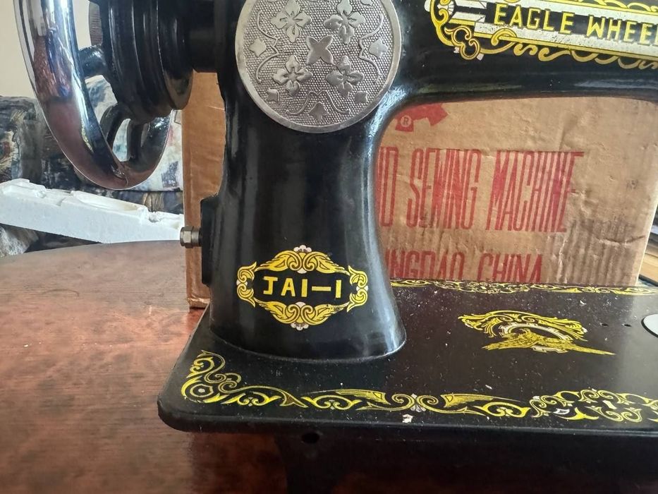 Tikadigan moshina sotiladi