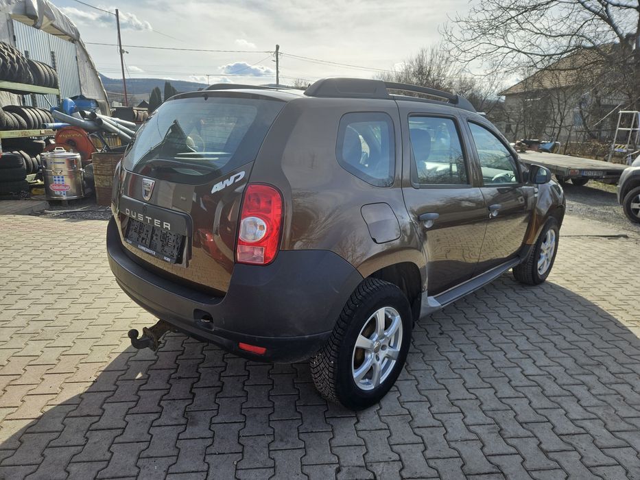 Dacia Duster 1.6 benzină 4 x 4