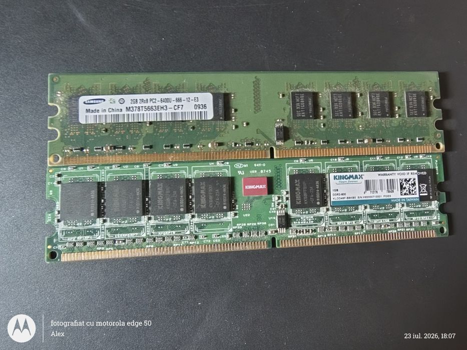 RAM PC DDR2  1x plăcută de 2GB DDR2 și 1z plăcută de 1gb ddr2