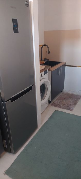Inchiriez apartament