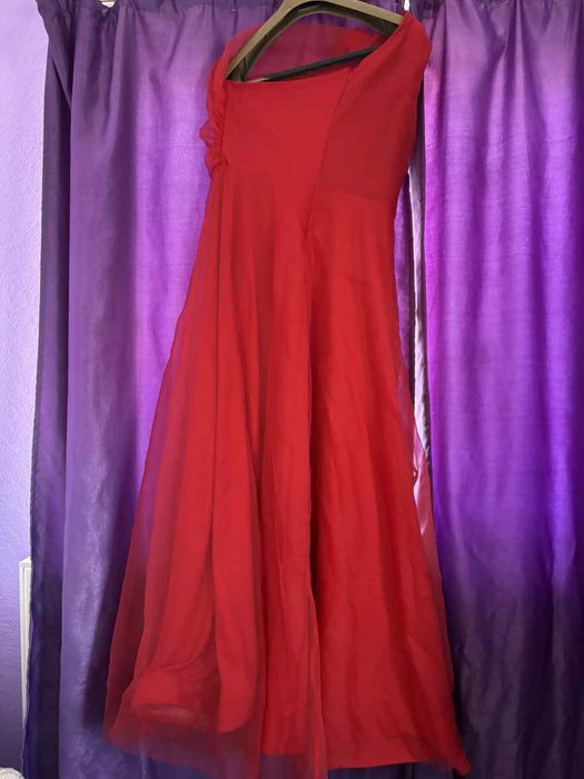 Vand Rochii Elegante!!
